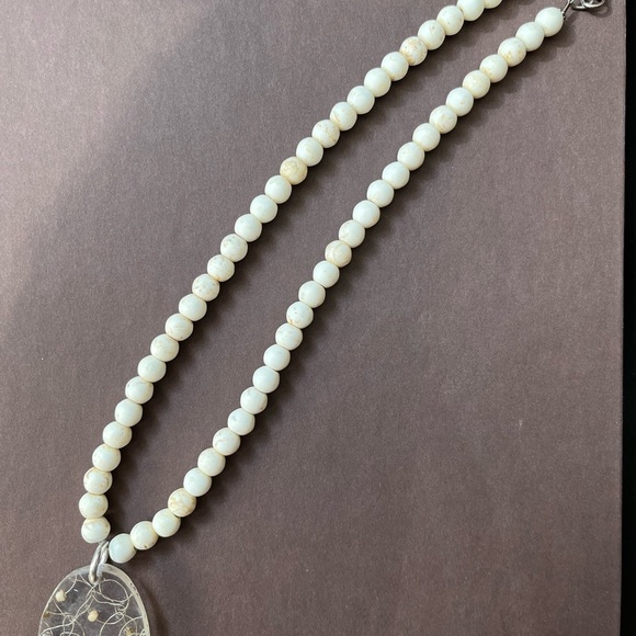 Color by Amber Ivory Beaded necklace with drop pendant, great condition - Picture 6 of 9